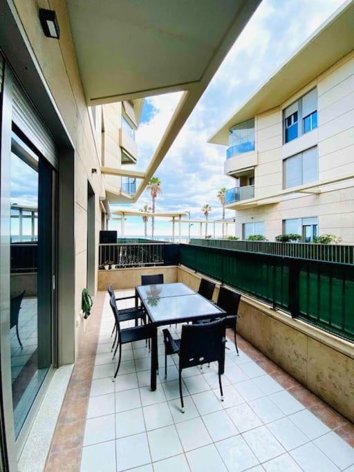 Stylish Apartment With Terrace On The Beachfrom Valenza Esterno foto