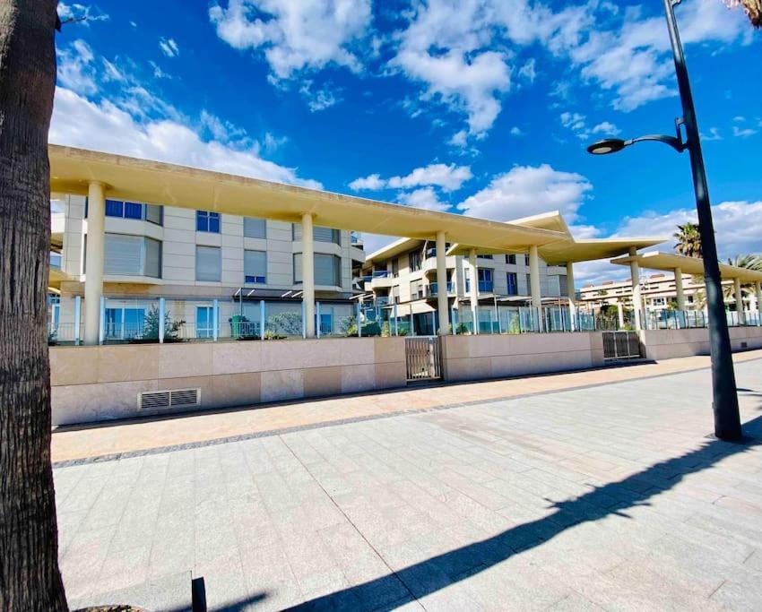Stylish Apartment With Terrace On The Beachfrom Valenza Esterno foto